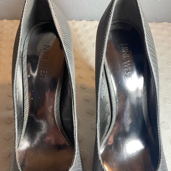 Nine West "Rocha" Grey Animal Print Pump - Picture 6 of 16